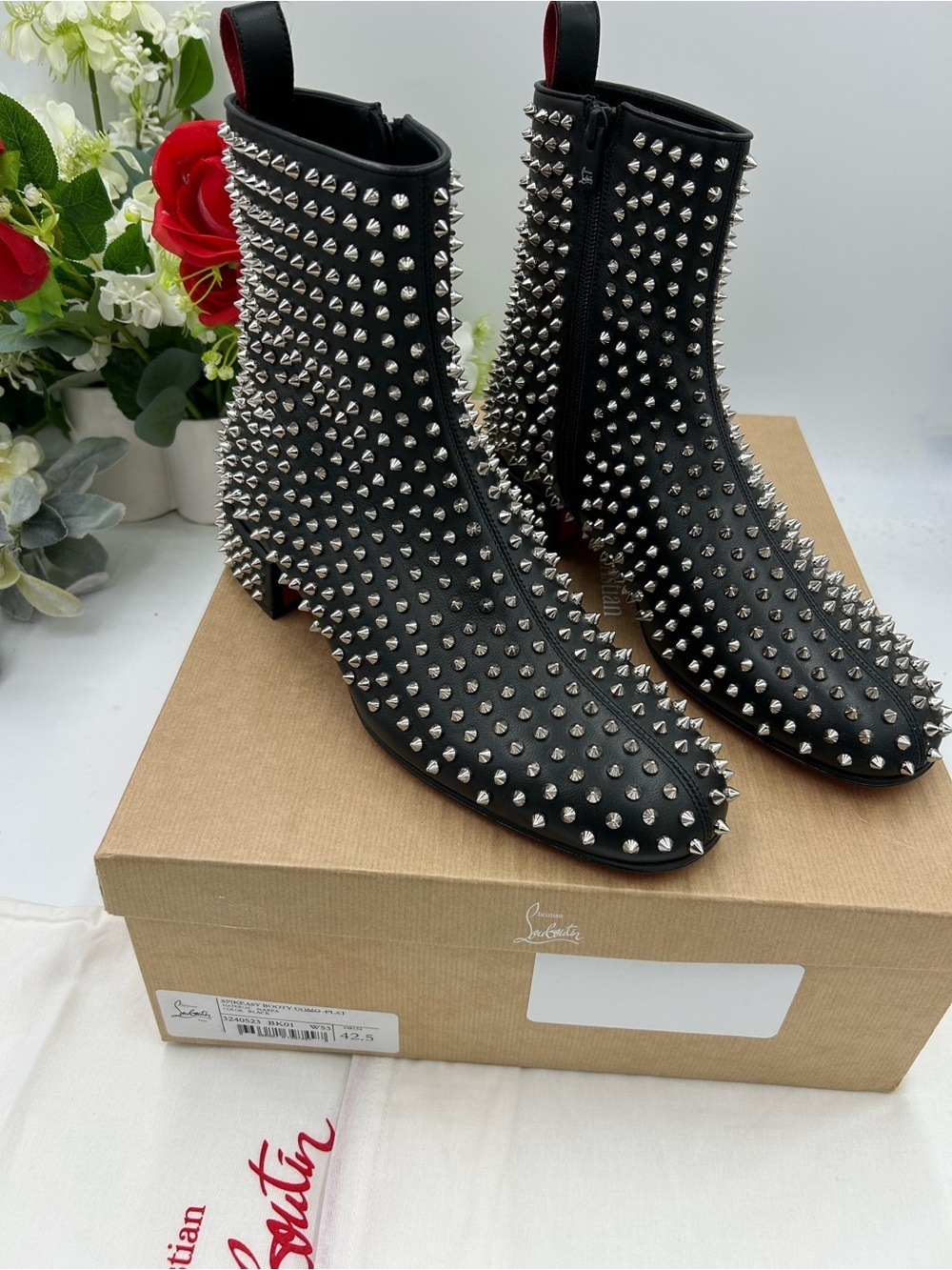 Men's Christian Louboutin SPIKEASY studded leather ankle boots size 42.5